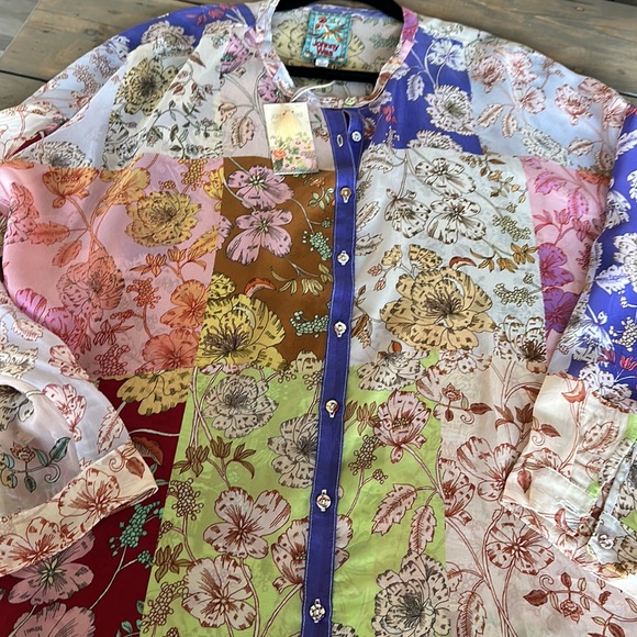 Johnny Was Cosmo Lauren Button-Down Shirt - Picture 5 of 11